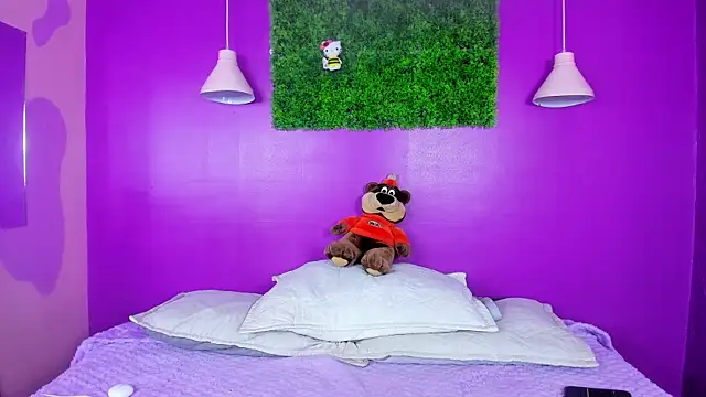 Snapshot of JulliSexxx chatting on September 2025 07:54:01 AM JulliSexxx online show from September 2025 07:54:01 AM