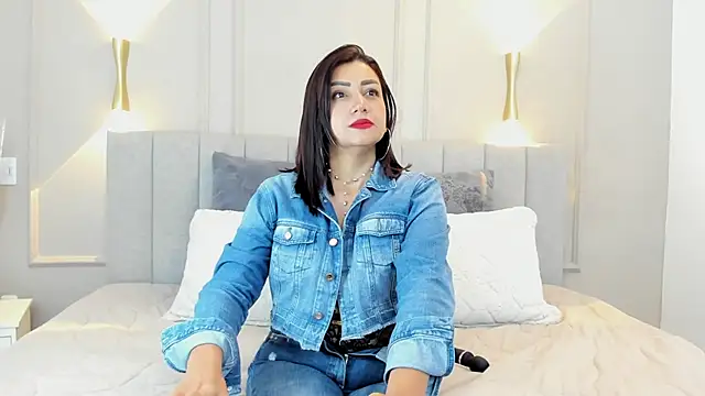 victoria bourne online show from October 2025 07:23:02 PM