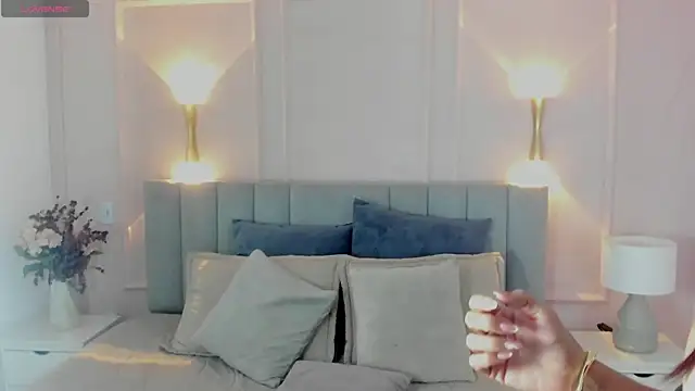 victoria bourne online show from April 2026 09:39:33 PM