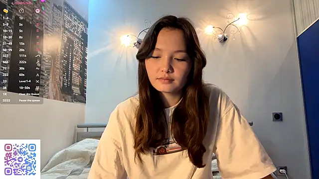 Snapshot of KiraVelvet chatting on September 2025 10:17:01 AM KiraVelvet online show from September 2025 10:17:01 AM