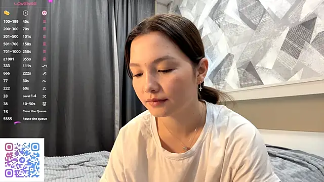 Snapshot of KiraVelvet chatting on October 2025 07:12:01 PM KiraVelvet online show from October 2025 07:12:01 PM