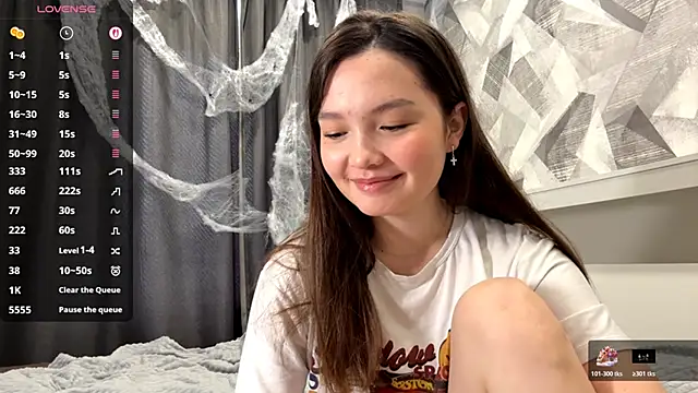 Snapshot of KiraVelvet chatting on November 2025 09:11:01 AM KiraVelvet online show from November 2025 09:11:01 AM