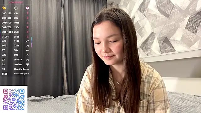 Snapshot of KiraVelvet chatting on November 2025 04:07:02 PM KiraVelvet online show from November 2025 04:07:02 PM