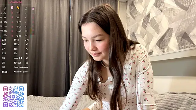 Snapshot of KiraVelvet chatting on November 2025 12:15:02 PM KiraVelvet online show from November 2025 12:15:02 PM