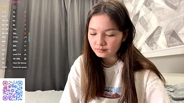 Snapshot of KiraVelvet chatting on November 2025 07:10:01 PM KiraVelvet online show from November 2025 07:10:01 PM