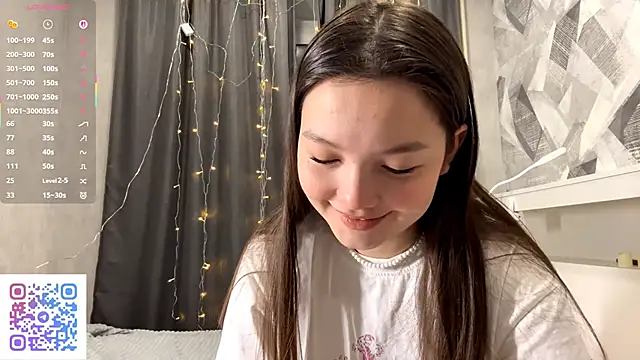 Snapshot of KiraVelvet chatting on December 2025 05:07:02 PM KiraVelvet online show from December 2025 05:07:02 PM