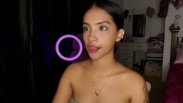 mia yireth online show from September 2025 12:44:02 AM