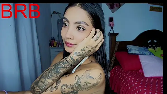 mia yireth online show from December 2025 12:29:01 AM