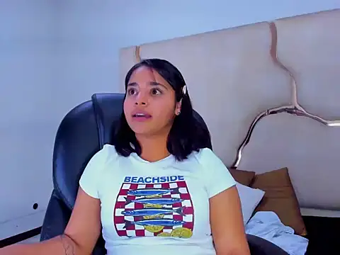 Snapshot of ScarletDoll chatting on November 2025 06:13:01 AM ScarletDoll online show from November 2025 06:13:01 AM