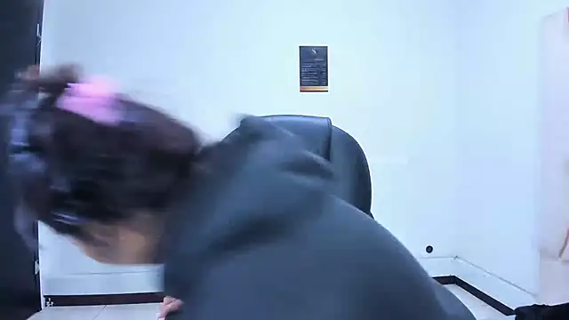 Snapshot of ScarletDoll chatting on November 2025 04:00:02 AM ScarletDoll online show from November 2025 04:00:02 AM