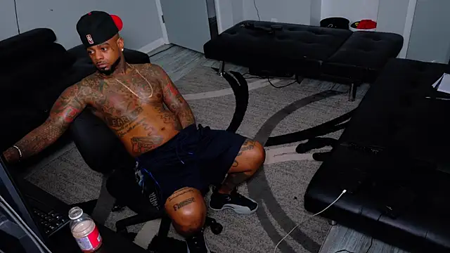 SLANGONDEMHOES online show from April 2026 06:30:01 AM