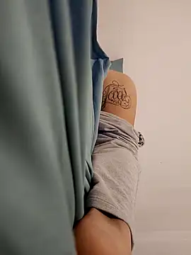 Snapshot of sexualyingyang chatting on September 2025 04:25:01 AM sexualyingyang online show from September 2025 04:25:01 AM