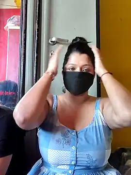 Snapshot of Hottie_couple69 chatting on September 2025 06:38:01 AM Hottie couple69 online show from September 2025 06:38:01 AM