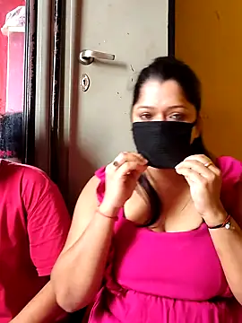 Snapshot of Hottie_couple69 chatting on October 2025 06:00:01 AM Hottie couple69 online show from October 2025 06:00:01 AM