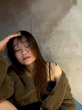 Snapshot of Hinne07 chatting on November 2025 12:27:02 AM Hinne07 online show from November 2025 12:27:02 AM