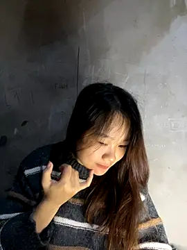 Snapshot of Hinne07 chatting on November 2025 01:17:02 AM Hinne07 online show from November 2025 01:17:02 AM