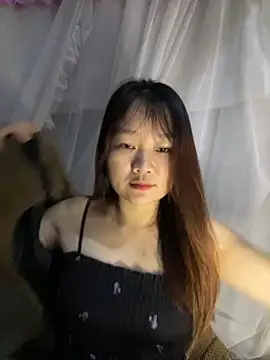 Snapshot of Hinne07 chatting on December 2025 01:26:02 AM Hinne07 online show from December 2025 01:26:02 AM