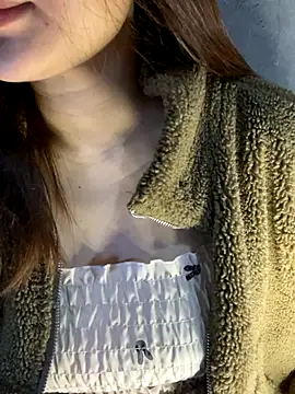 Snapshot of Hinne07 chatting on December 2025 02:43:02 PM Hinne07 online show from December 2025 02:43:02 PM