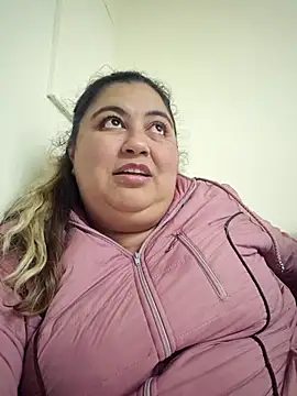 Snapshot of curvy_diva_ chatting on October 2025 11:43:01 PM curvy diva online show from October 2025 11:43:01 PM