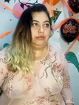 Snapshot of curvy_diva_ chatting on October 2025 01:14:01 PM curvy diva online show from October 2025 01:14:01 PM