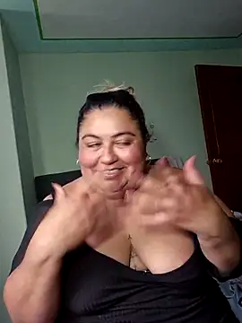 curvy diva  online show from April 2026 09:26:02 PM