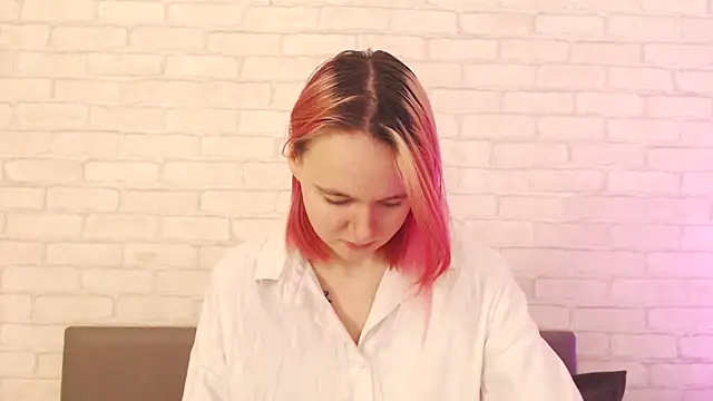 Ericha Stone online show from November 2025 02:15:02 AM