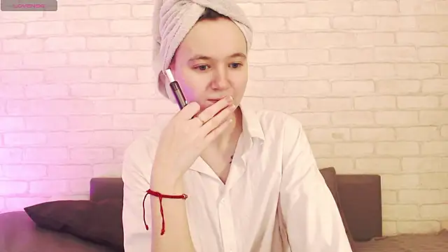 Ericha Stone online show from March 2026 01:42:02 AM