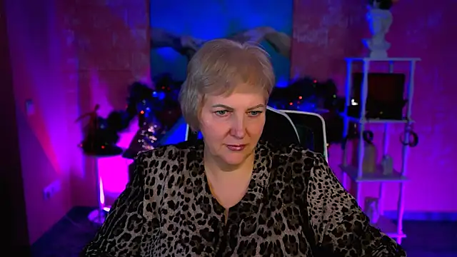 Snapshot of MaryMogan chatting on December 2025 01:06:01 PM MaryMogan online show from December 2025 01:06:01 PM