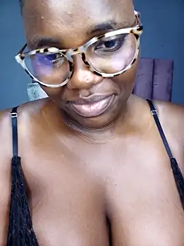 TheSpiceyQueen online show from November 2025 10:26:02 AM