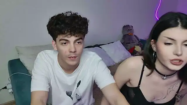 Snapshot of Alice18James chatting on October 2025 10:44:02 AM Alice18James online show from October 2025 10:44:02 AM