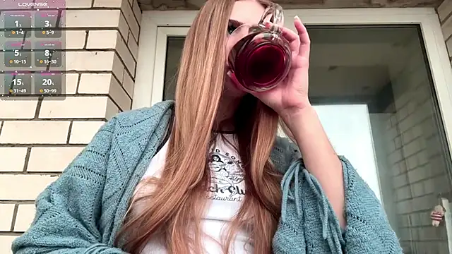 Snapshot of SweetJinny88 chatting on November 2025 07:40:01 AM SweetJinny88 online show from November 2025 07:40:01 AM