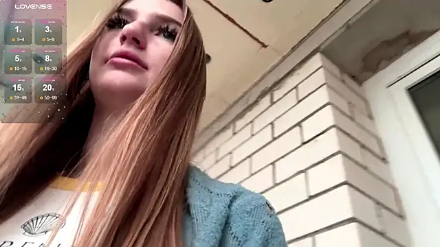 Snapshot of SweetJinny88 chatting on November 2025 09:30:01 AM SweetJinny88 online show from November 2025 09:30:01 AM