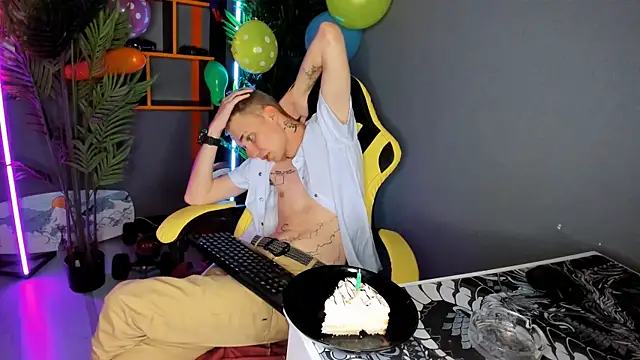 Snapshot of TimBlaks chatting on September 2025 04:56:02 AM TimBlaks online show from September 2025 04:56:02 AM