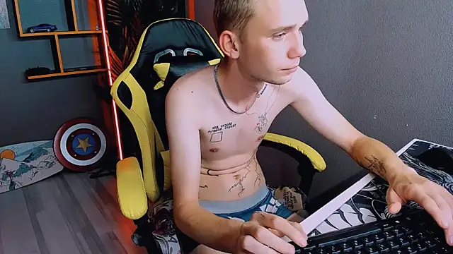 Snapshot of TimBlaks chatting on September 2025 04:12:02 AM TimBlaks online show from September 2025 04:12:02 AM