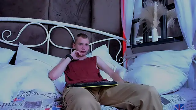 Snapshot of TimBlaks chatting on September 2025 03:45:01 PM TimBlaks online show from September 2025 03:45:01 PM