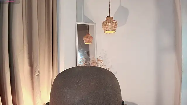 Snapshot of Nicolletease chatting on December 2025 12:25:01 PM Nicolletease online show from December 2025 12:25:01 PM