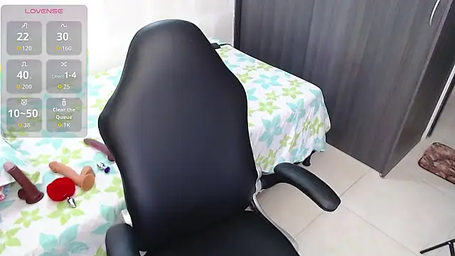 Snapshot of aynarakiss chatting on October 2025 03:09:02 PM aynarakiss online show from October 2025 03:09:02 PM