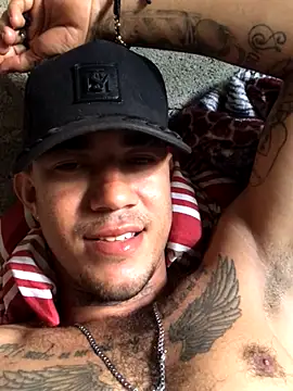 Snapshot of tattoos22 chatting on September 2025 03:00:02 PM tattoos22 online show from September 2025 03:00:02 PM