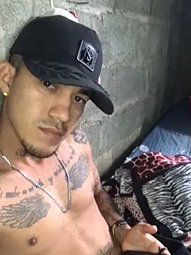 Snapshot of tattoos22 chatting on October 2025 11:47:01 AM tattoos22 online show from October 2025 11:47:01 AM