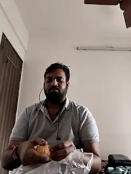 vinay smalldick online show from November 2025 02:37:02 AM