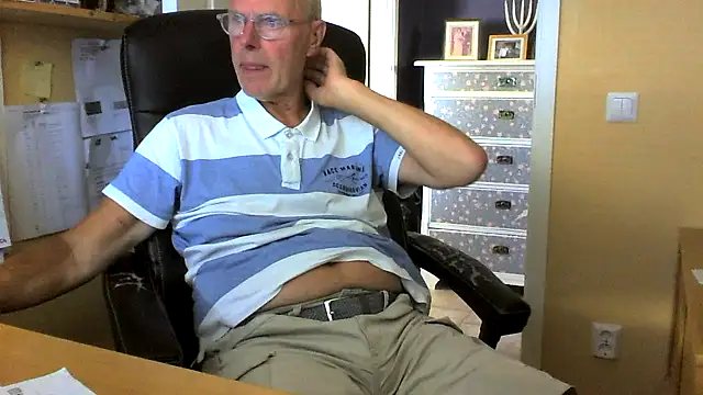 Snapshot of Klipparn chatting on August 2026 02:11:02 PM Klipparn online show from August 2026 02:11:02 PM