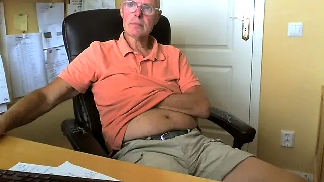 Snapshot of Klipparn chatting on August 2026 01:25:02 PM Klipparn online show from August 2026 01:25:02 PM