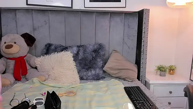 Miyu Komori online show from February 2026 12:39:02 PM