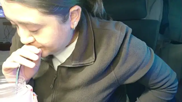 Snapshot of Prill940 chatting on October 2025 06:39:02 AM Prill940 online show from October 2025 06:39:02 AM