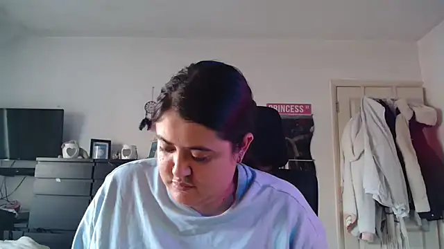 Snapshot of Prill940 chatting on November 2025 09:32:02 AM Prill940 online show from November 2025 09:32:02 AM