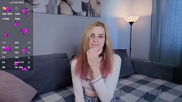 HelenMartines online show from October 2025 10:07:01 AM