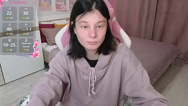 EllinEverly online show from April 2026 09:04:02 PM