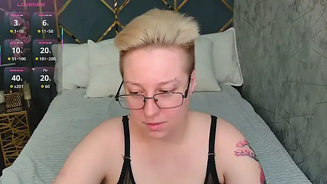 AlexandraGreen online show from December 2025 09:01:02 PM