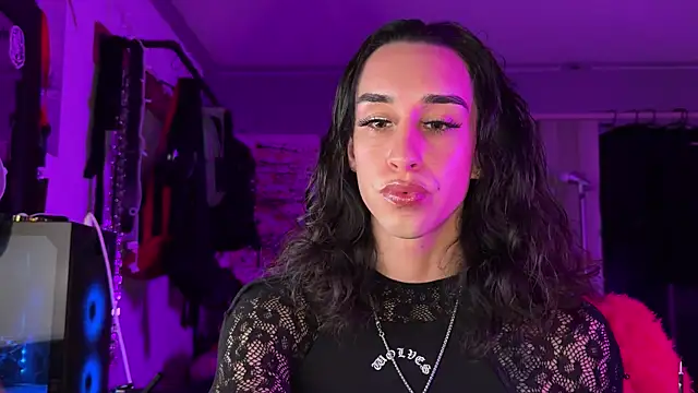 xoFrankie online show from November 2025 02:01:01 AM