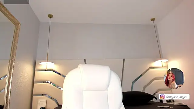 Julieth Rojas online show from September 2025 04:12:02 AM